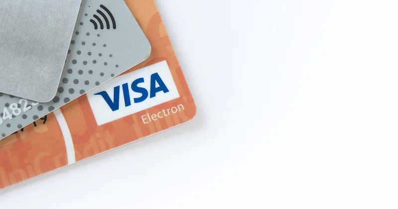 Comparatif : que couvre réellement votre carte bancaire ?